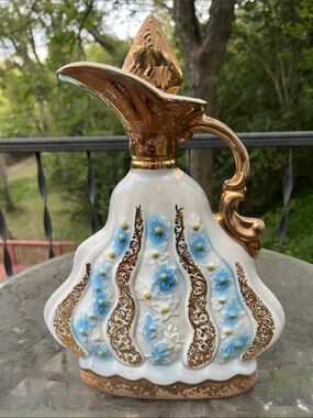 Vintage 1970 Jim Beam whiskey decanter made by Regal China, empty